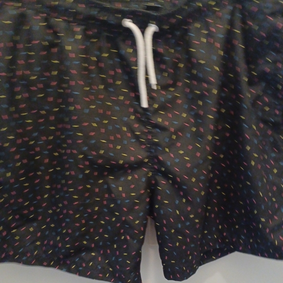 City Streets Mens XL Swimming Trunks Black With Multi Color Netting Inside... - Picture 5 of 7